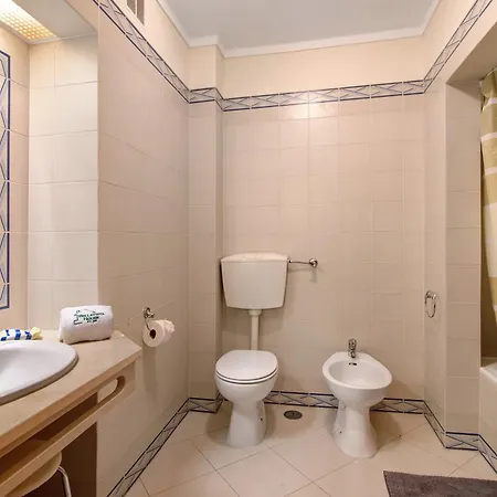 Bela Vista House T2 * אלבופיירה